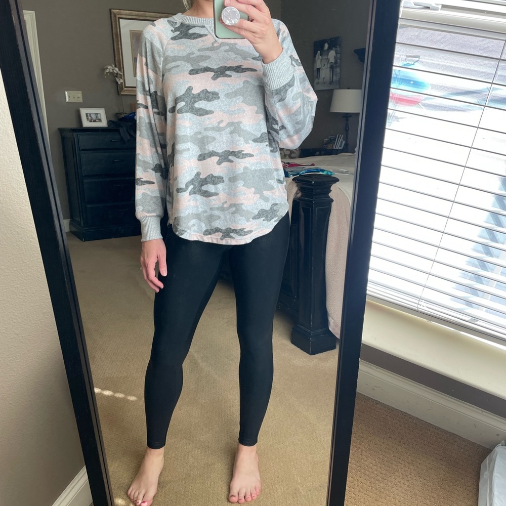 Sweatshirt - Picture 6 of 6